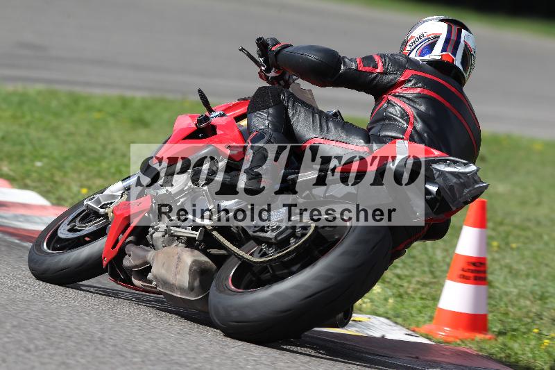 Archiv-2022/62 09.09.2022 Speer Racing ADR/Gruppe gelb/backside